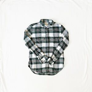 American Eagle Outfitters Soft Green White Plaid Flannel, Women’s Medium (8-10)